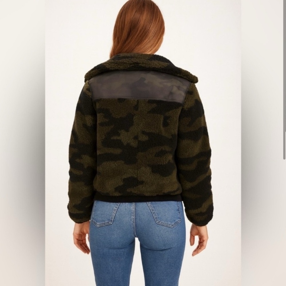 Generation Love Cedric Camouflage Fleece/Size Medium - Picture 2 of 9